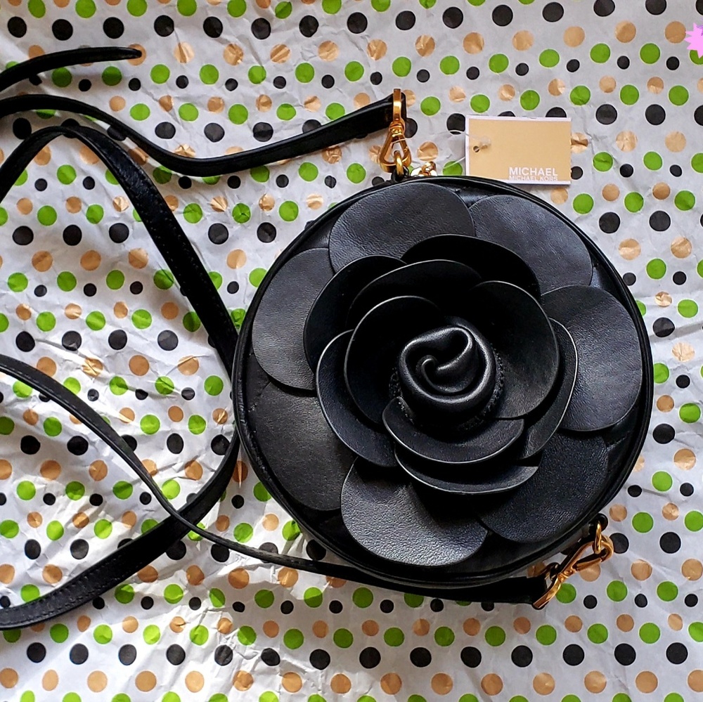 Gorgeous crossbody. It's a gift